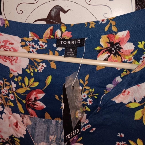 Dress (SOLD) - Picture 2 of 4